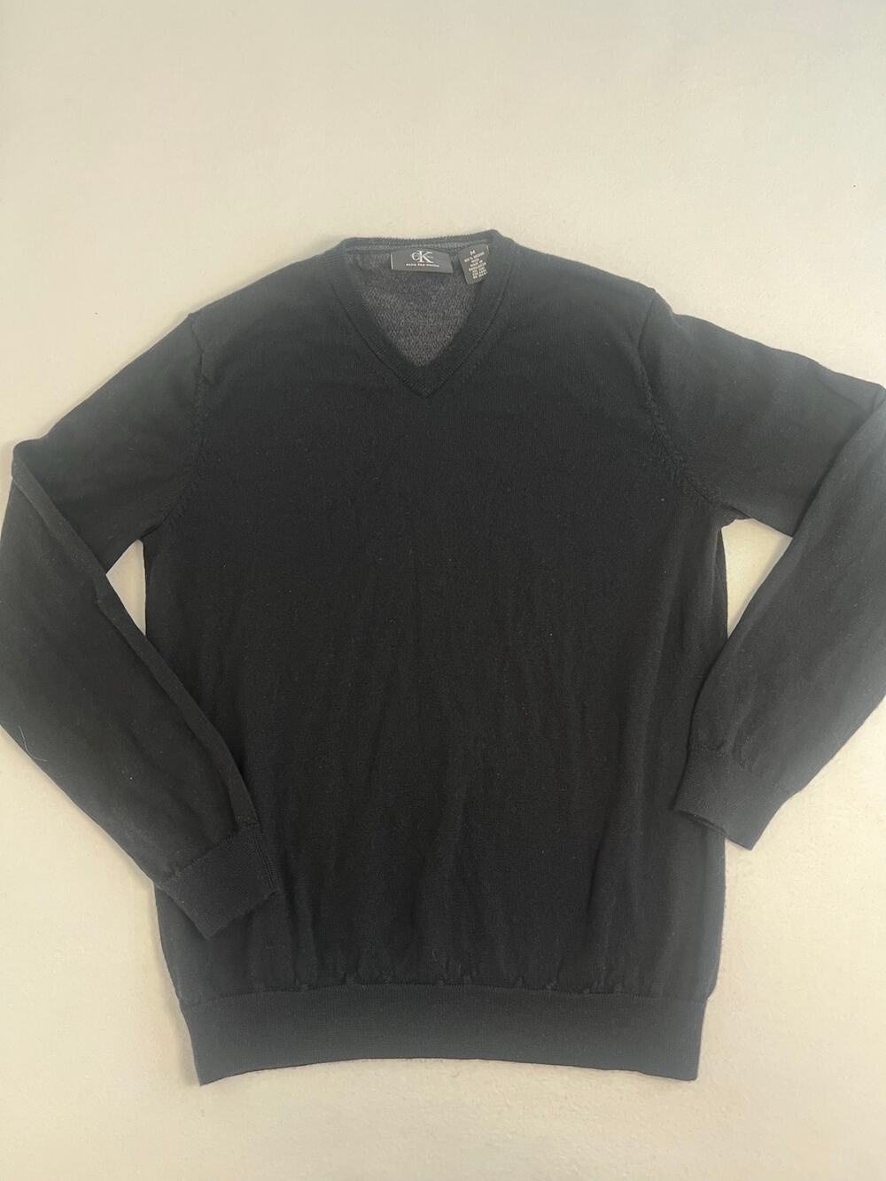 Calvin Klein Mens M Black 100% Extra Fine Merino Wool V Neck Sweater Pullover
